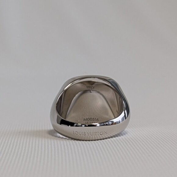 Louis Vuitton mens signet ring L - Picture 2 of 4